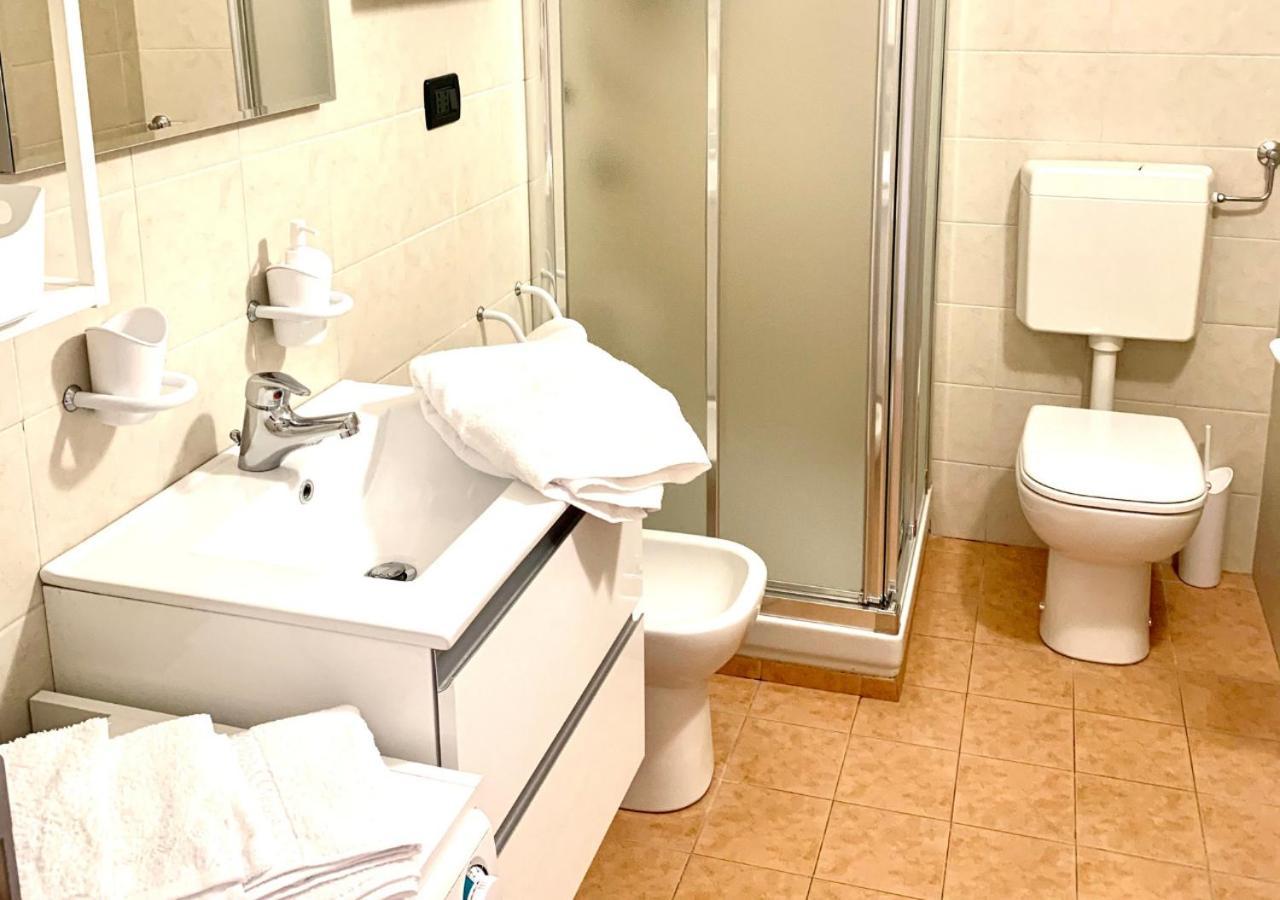 Gardalakeapartment A Sirmione Eksteriør billede