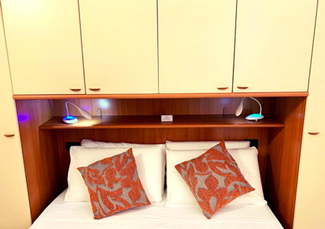 Gardalakeapartment A Sirmione Eksteriør billede