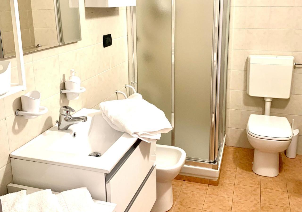 Gardalakeapartment A Sirmione Eksteriør billede
